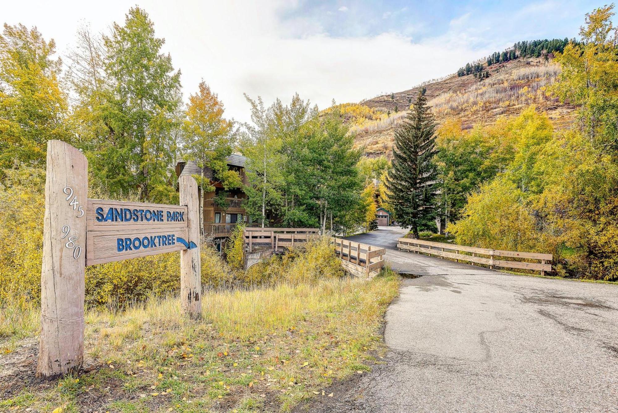 Villa Peaceful Creek View From The Deck! Walk To Shuttle Vail Exterior foto