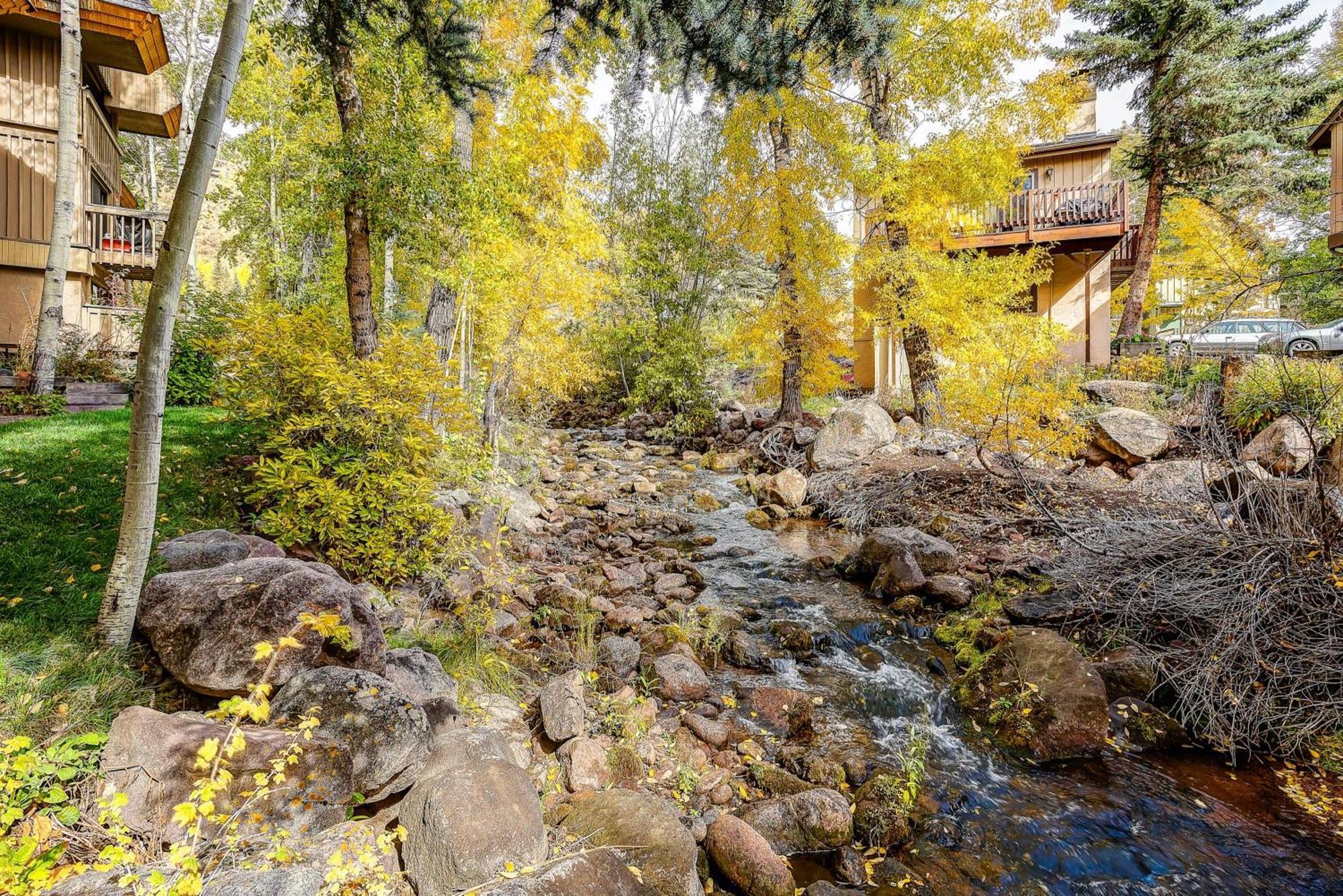 Villa Peaceful Creek View From The Deck! Walk To Shuttle Vail Exterior foto